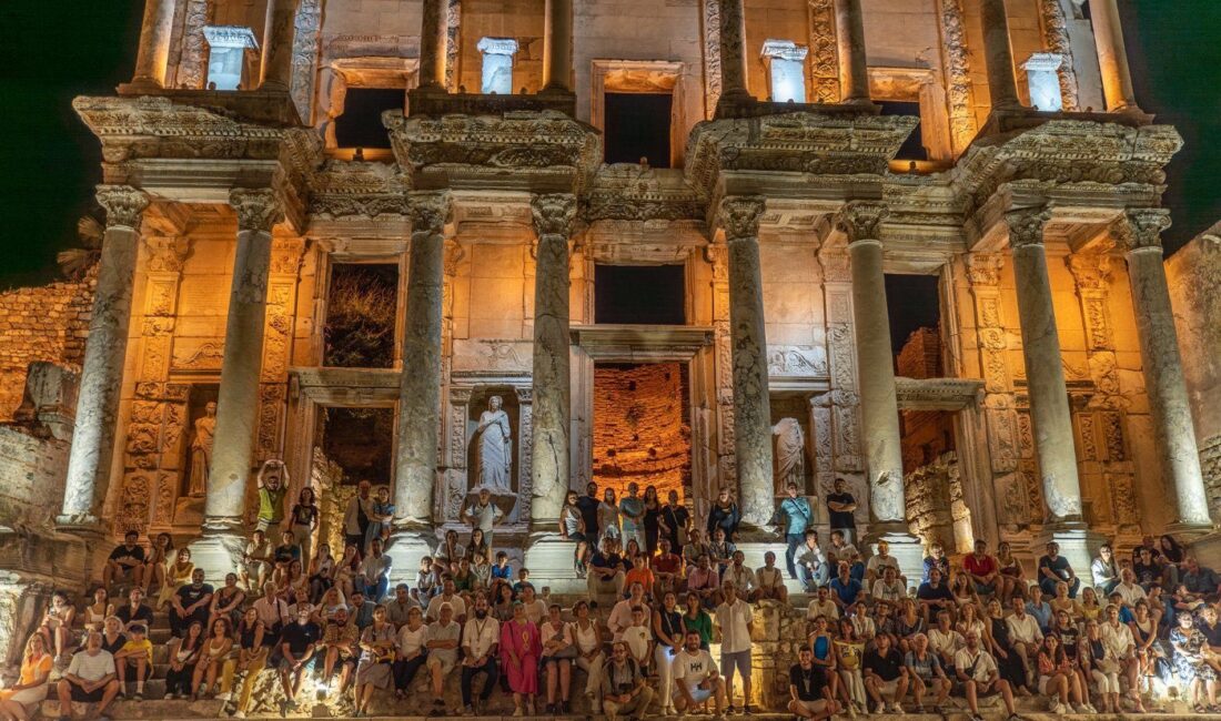 Bakan Ersoy Ziyaretçi Verilerini Açıkladı: Efes ve Pamukkale Zirvede Kültür