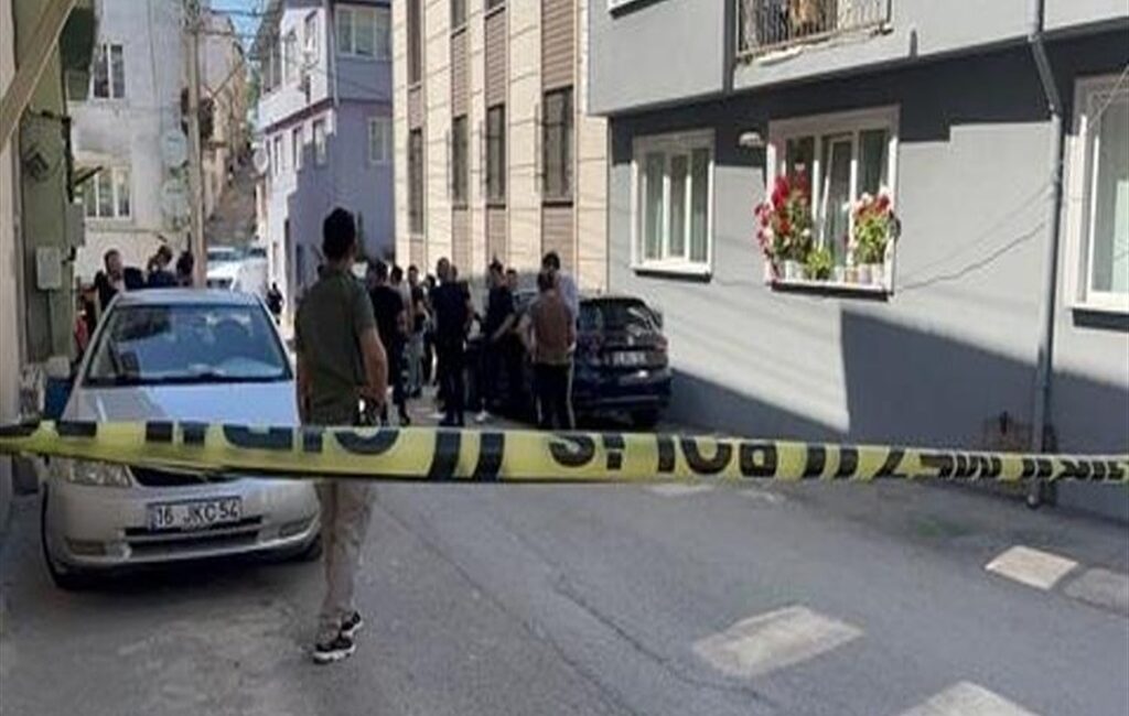 Bursa’da 11, 6 ve 3 yaşlarındaki üç çocuğunu bıçaklayarak ve