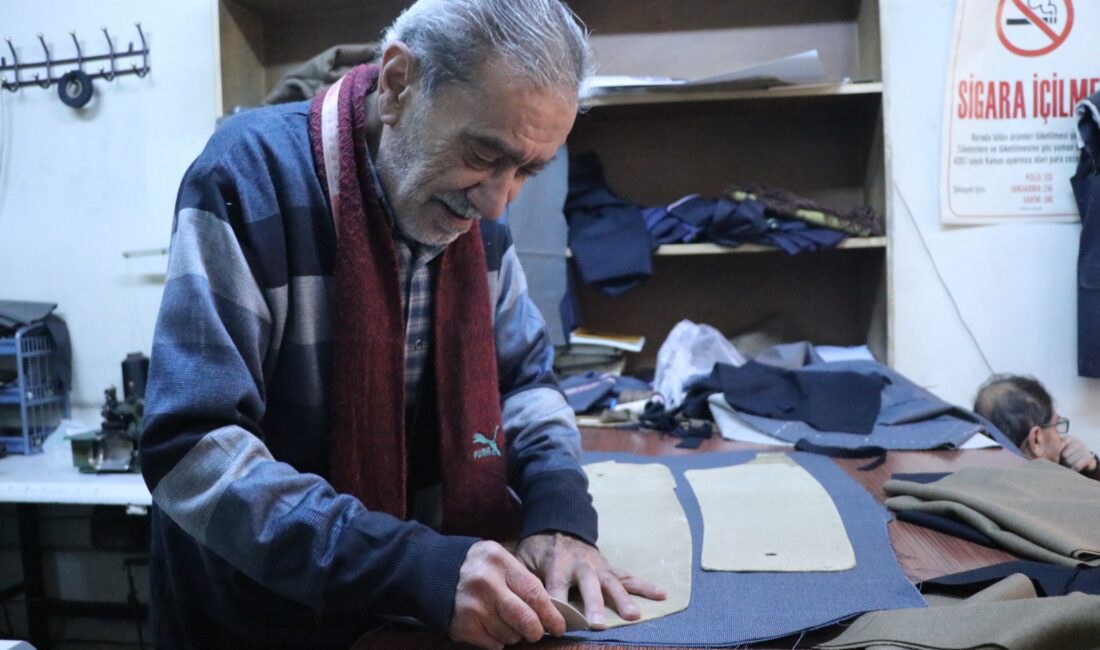 Kayseri’de 11 yaşında çırak olarak adım attığı terzilik mesleğini 65
