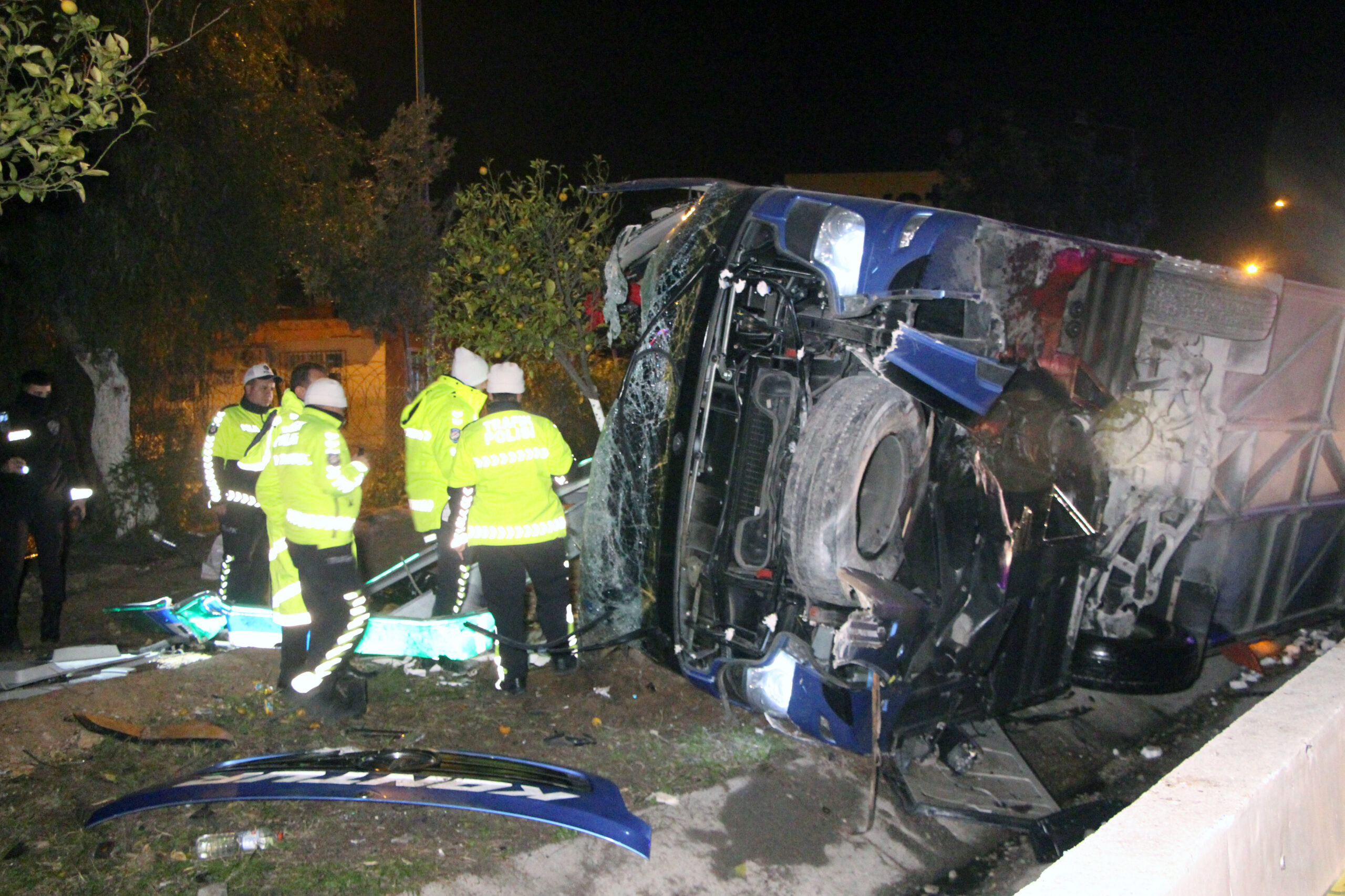 Hatay’dan Konya’ya seyir halinde olan yolcu otobüsü, Adana’nın Sarıçam ilçesinde