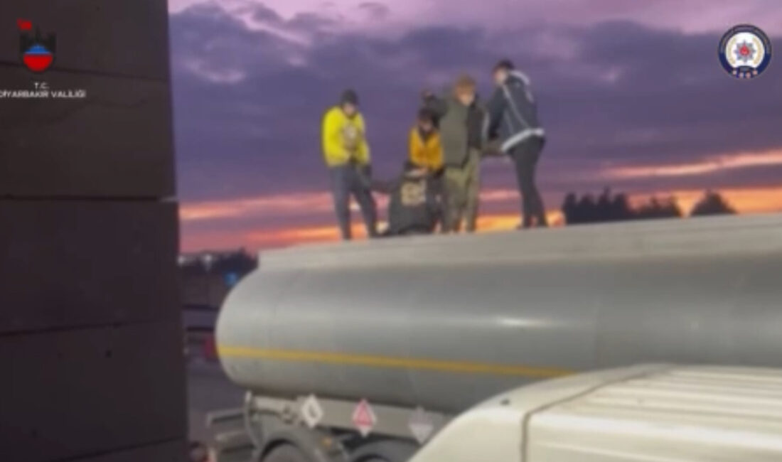 Atık Tankerine Gizlenen 32 Düzensiz Göçmen Polise Yakalandı; 4 Kişi