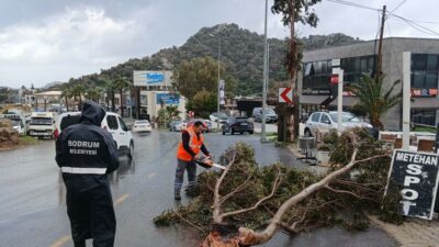 MUĞLA’nın Bodrum ilçesinde dün öğle saatlerinden itibaren etkili olan şiddetli