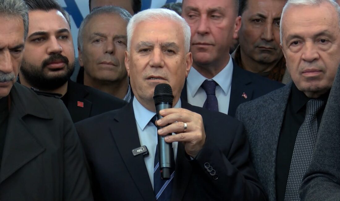 Bursa Büyükşehir Belediye Başkanı Mustafa Bozbey, Yıldırım ilçesinde katıldığı bir