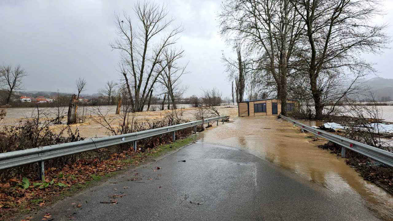 BULGARİSTAN’ın güneyinde, Kırcaali iline bağlı Krumovgrad kentinde etkili olan şiddetli