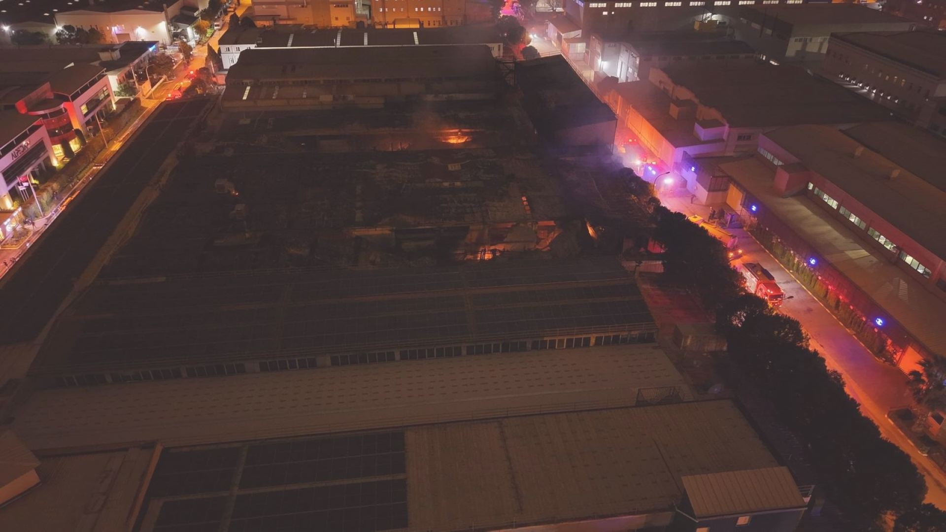 Bursa’nın Nilüfer ilçesinde bulunan bir kimyasal yüzey kaplama fabrikasında gece