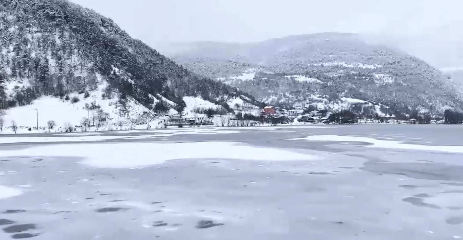 Bolu’nun doğal güzellikleriyle ünlü Göynük ilçesinde yer alan Çubuk Gölü