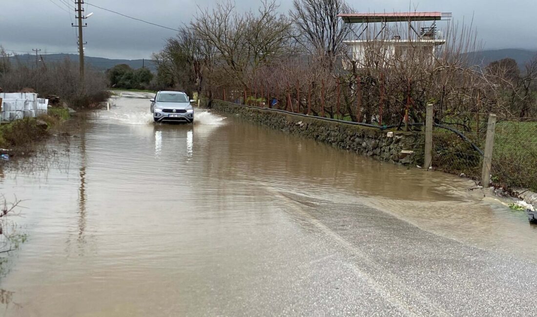 Çanakkale’nin Ayvacık ilçesinde sabah saatlerinden itibaren etkisini artıran şiddetli sağanak,