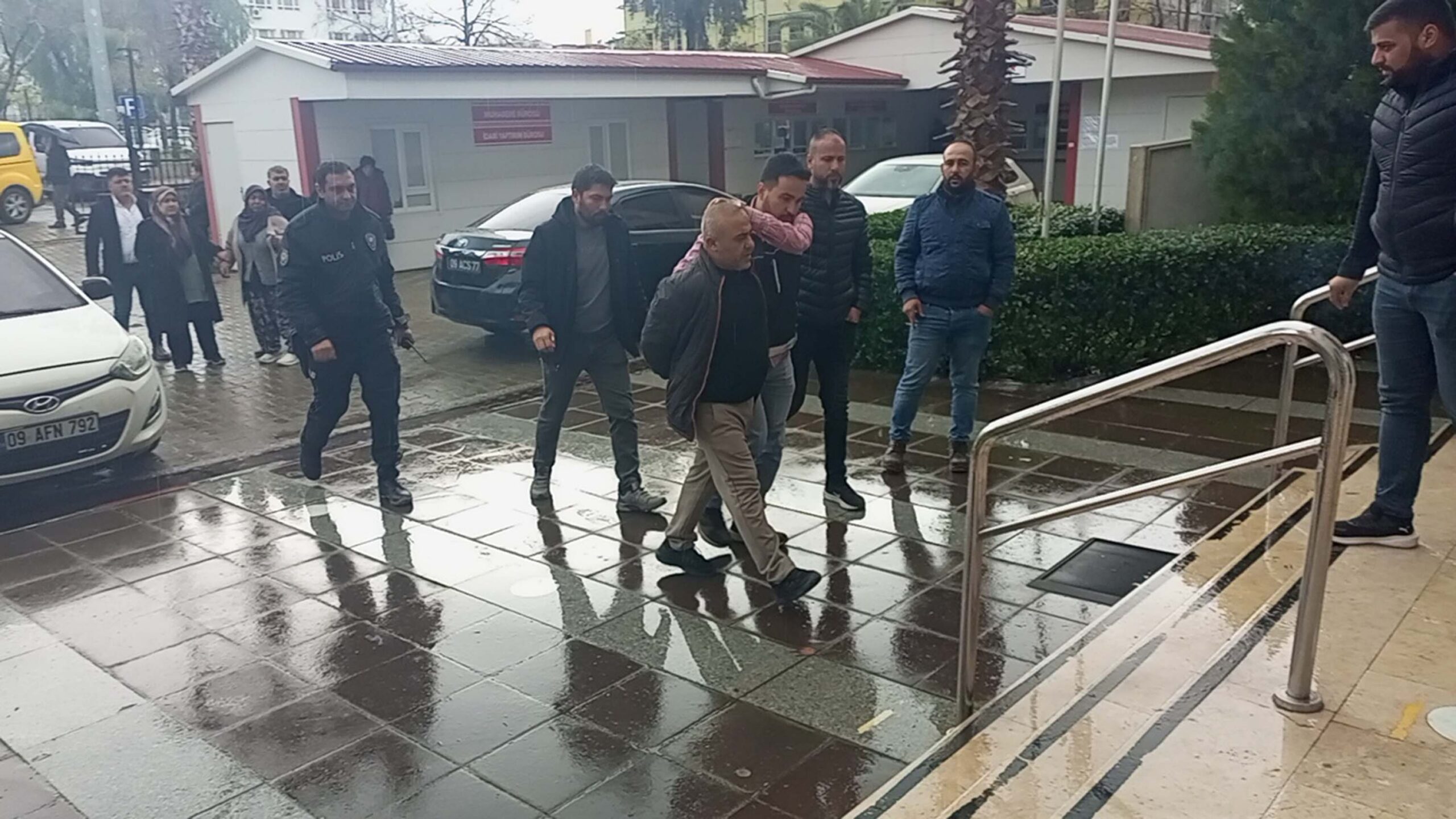 Aydın’ın Nazilli ilçesinde polisin gerçekleştirdiği operasyonda 9 kilo metamfetamin ele