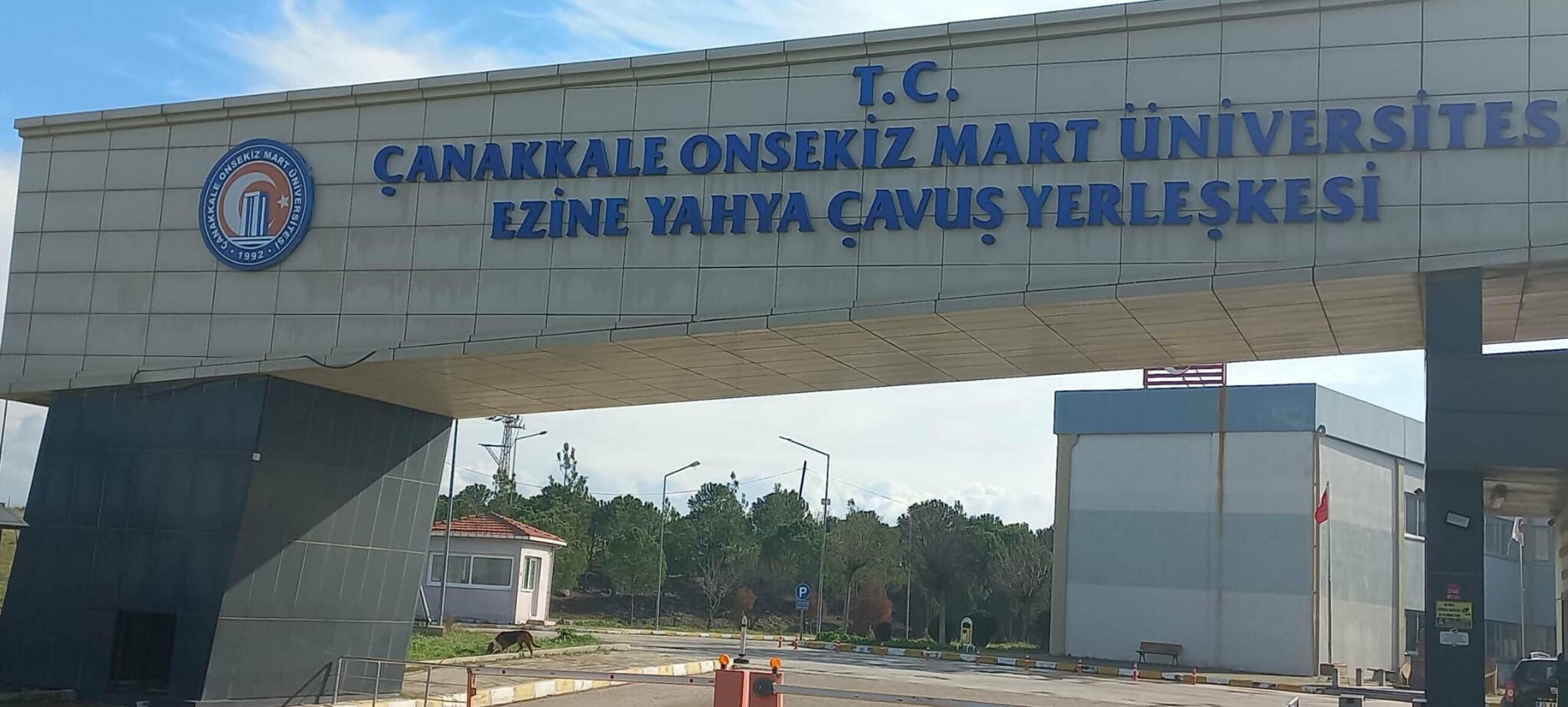 Çanakkale Onsekiz Mart Üniversitesi (ÇOMÜ) Ezine Meslek Yüksekokulu’nda görevli bir
