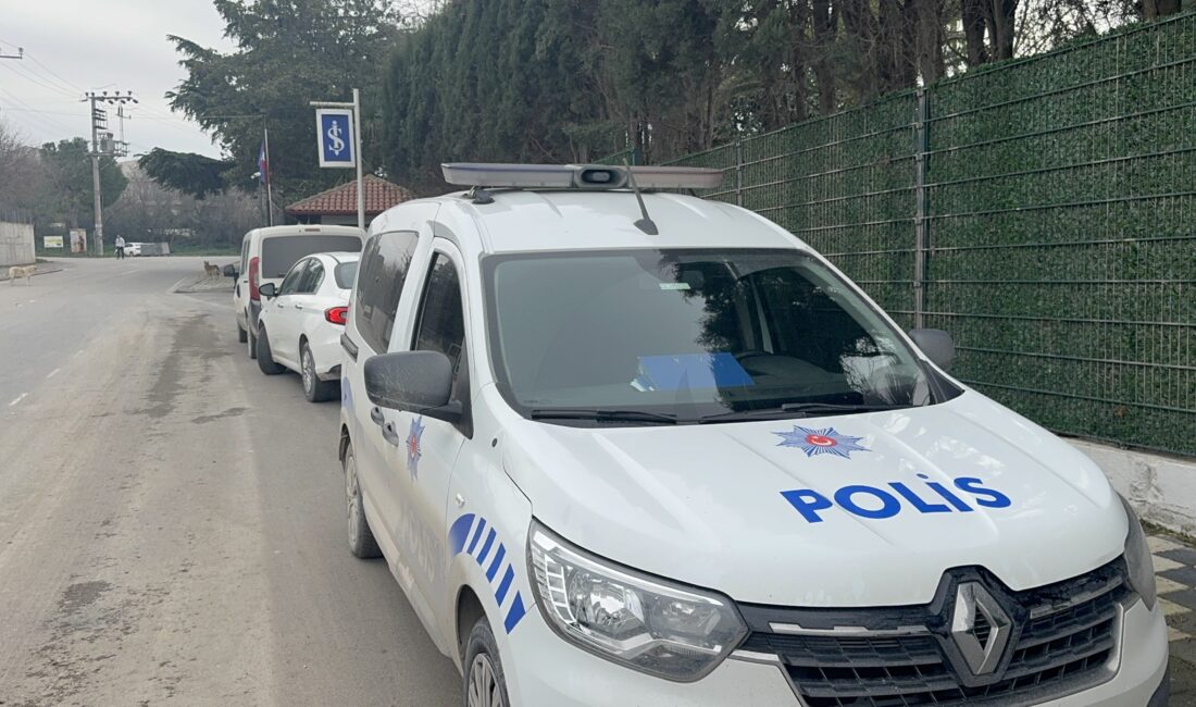 Kocaeli’nin Darıca ilçesinde deniz yüzeyinde hareketsiz bir erkek cesedi bulundu.