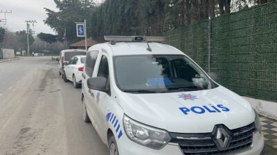 Kocaeli’nin Darıca ilçesinde deniz yüzeyinde hareketsiz bir erkek cesedi bulundu.
