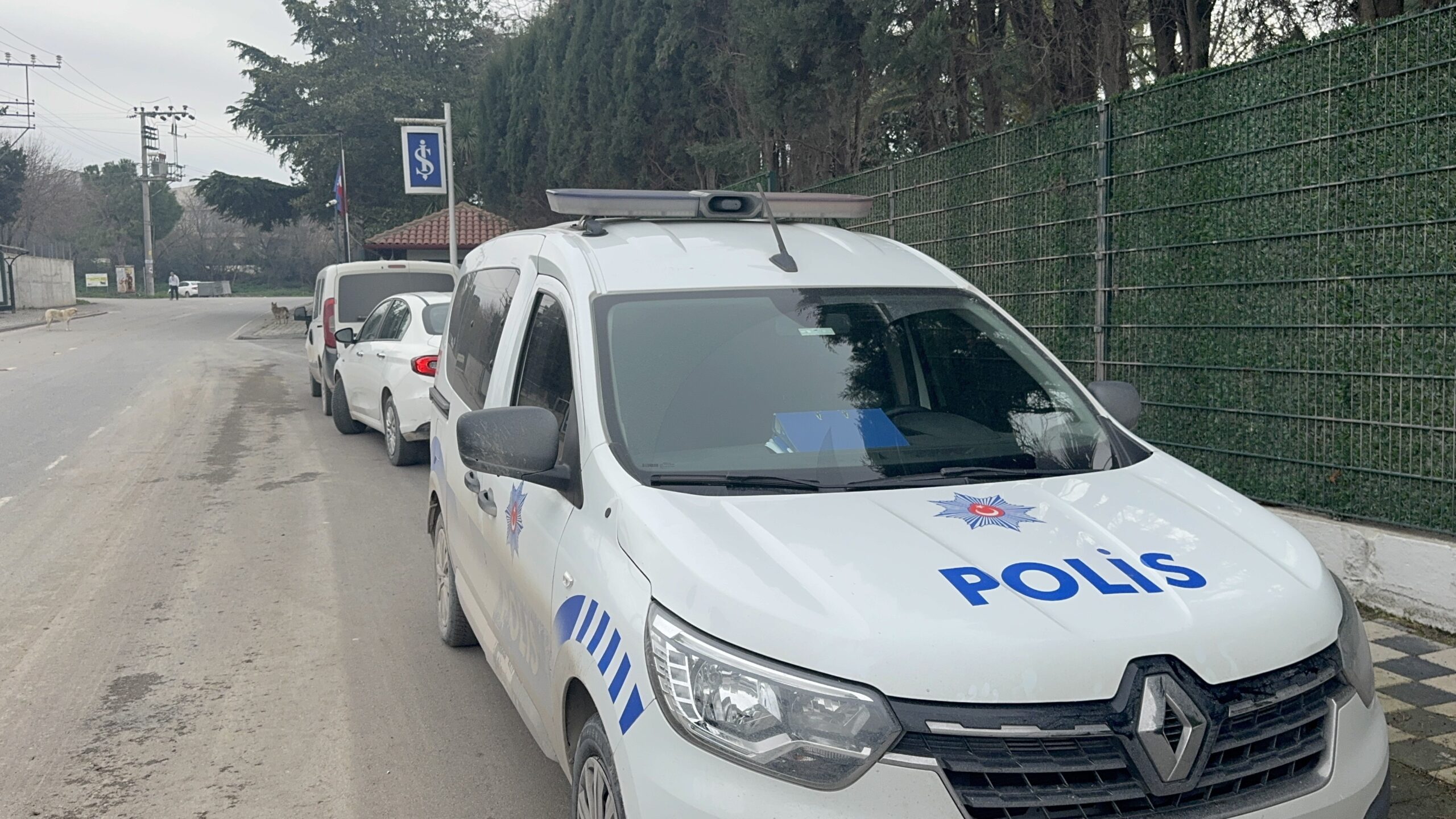 Kocaeli’nin Darıca ilçesinde deniz yüzeyinde hareketsiz bir erkek cesedi bulundu.