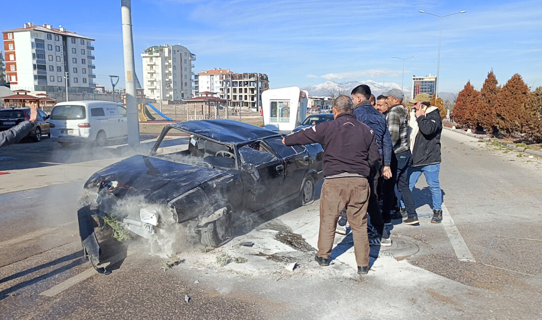 Karaman’da refüje çarparak takla atan ve hurdaya dönen otomobilin sürücüsü