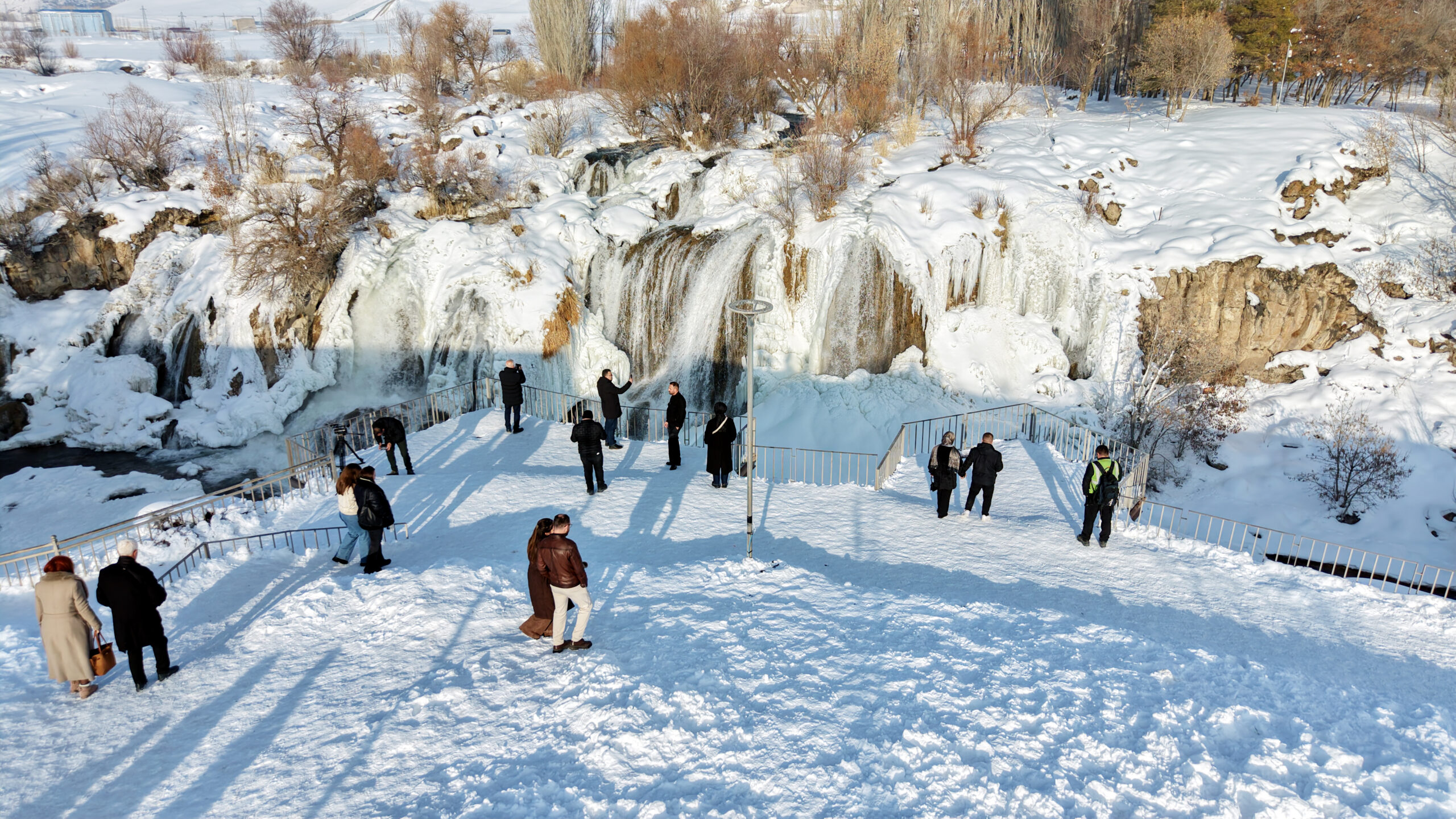 Van’ın Muradiye ilçesinde bulunan ve her mevsim binlerce turisti ağırlayan