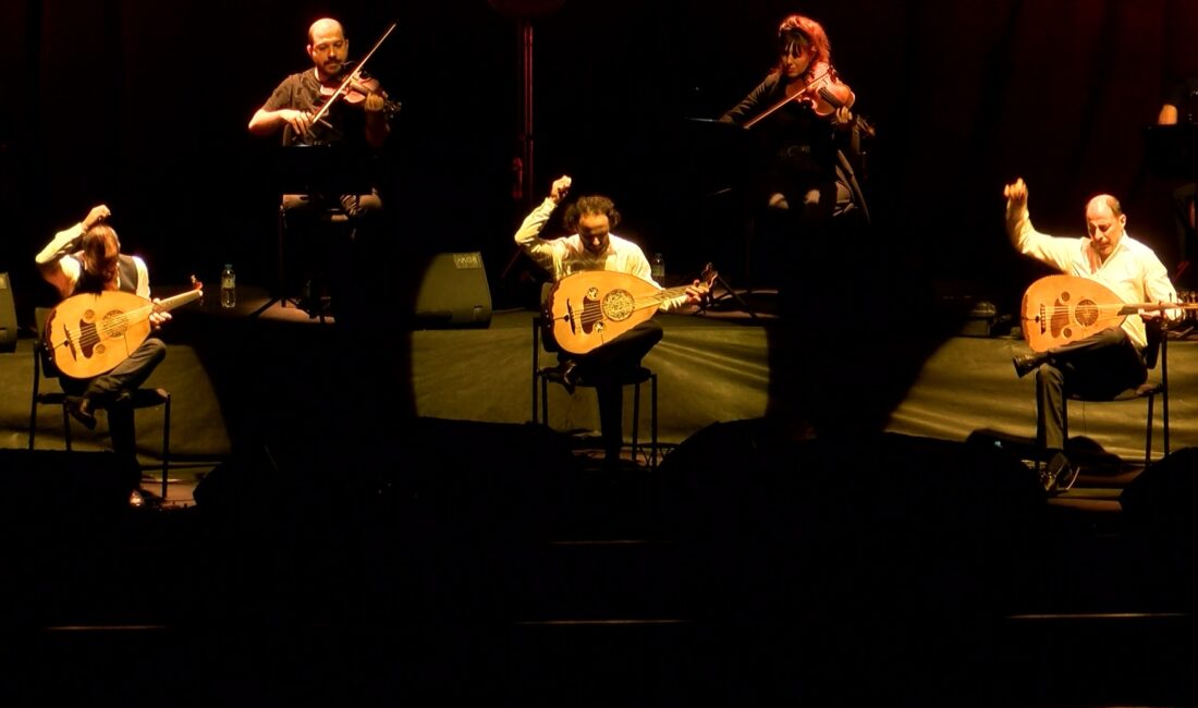 Filistinli üç kardeş Samir, Wissam ve Adnan Joubran tarafından kurulan