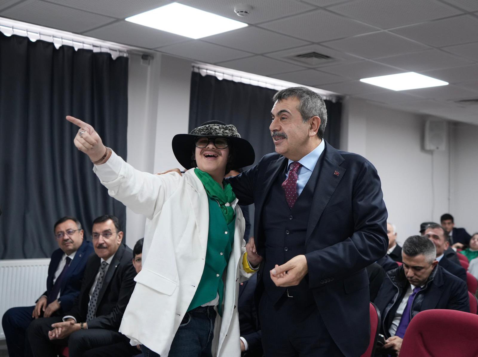 Milli Eğitim Bakanı Yusuf Tekin, bir dizi ziyaret ve açılış