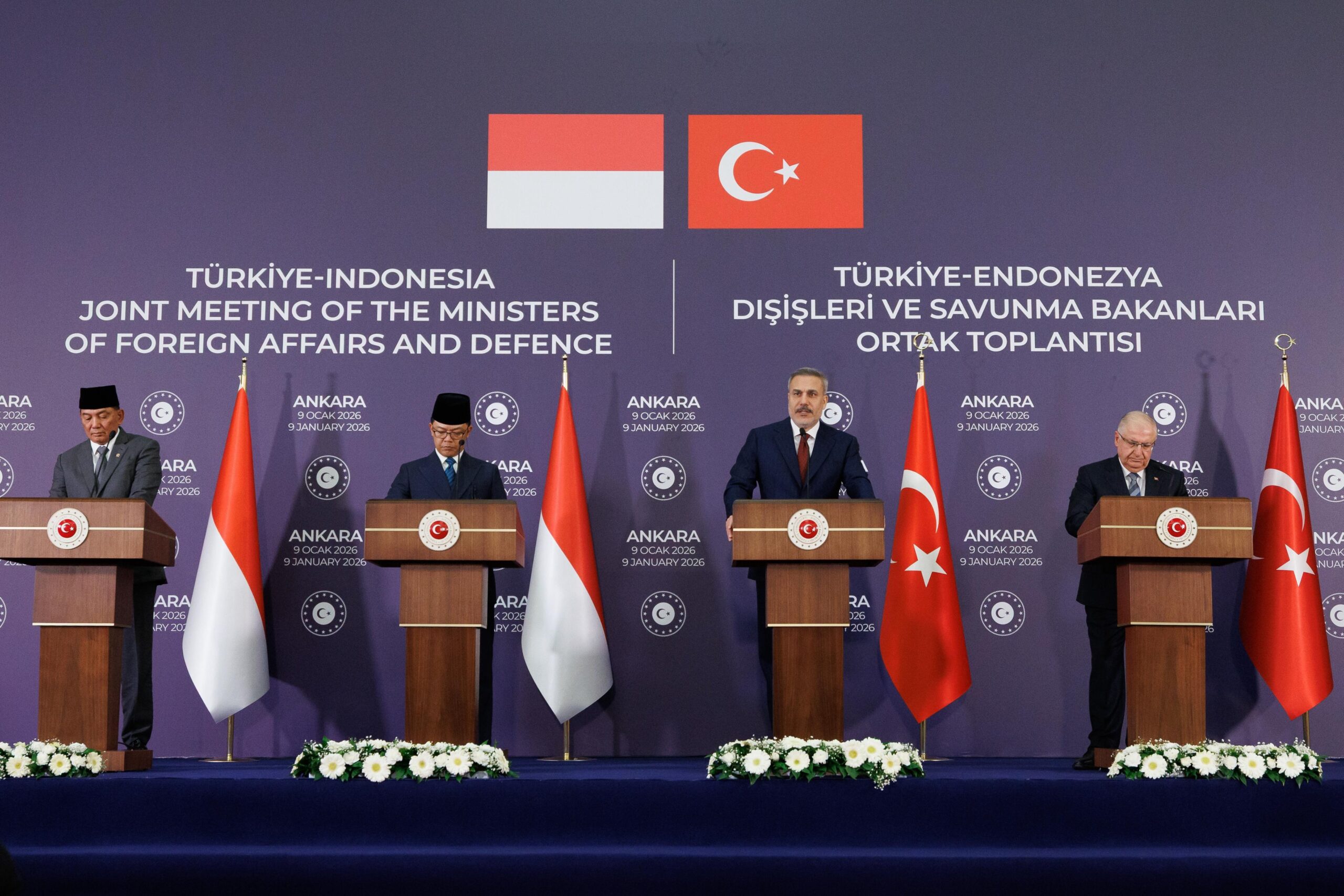 Milli Savunma Bakanı Yaşar Güler ve Dışişleri Bakanı Hakan Fidan,