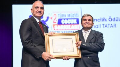 Atatürk Kültür Merkezi’nde (AKM) düzenlenen 2. Türk Müziği Çocuk Şarkıları
