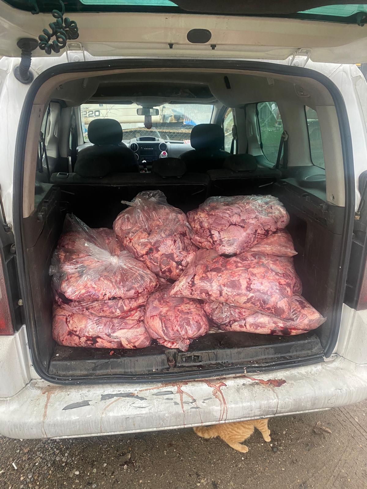 Zonguldak’ta jandarma ekiplerinin gerçekleştirdiği yol kontrolleri sırasında, bir hafif ticari