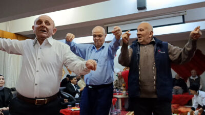  Edirne’de huzurevi sakinleri için düzenlenen ‘sıra gecesi’ etkinliği renkli görüntülere