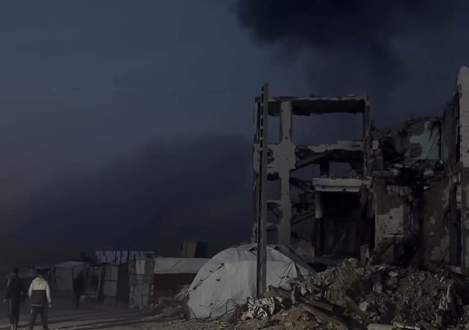 İsrail ordusunun Gazze Şeridi’nin güneyindeki Han Yunus kentinde sivillerin sığındığı