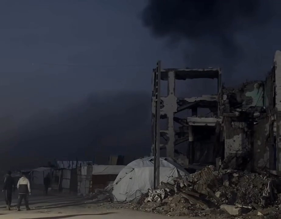 İsrail ordusunun Gazze Şeridi’nin güneyindeki Han Yunus kentinde sivillerin sığındığı