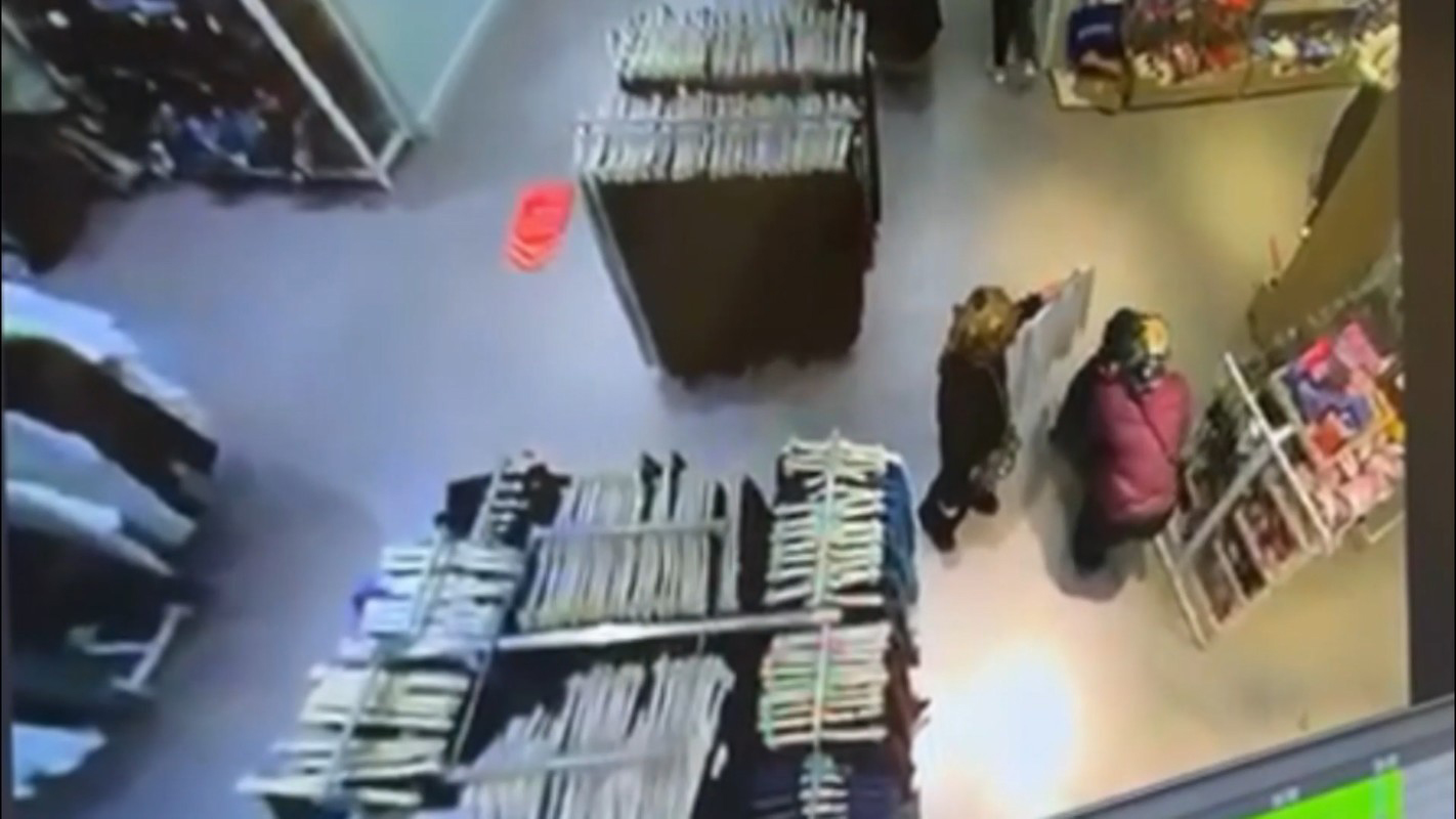 İstanbul’da alışveriş merkezleri ve pazar yerlerinde turist gibi giyinerek güven