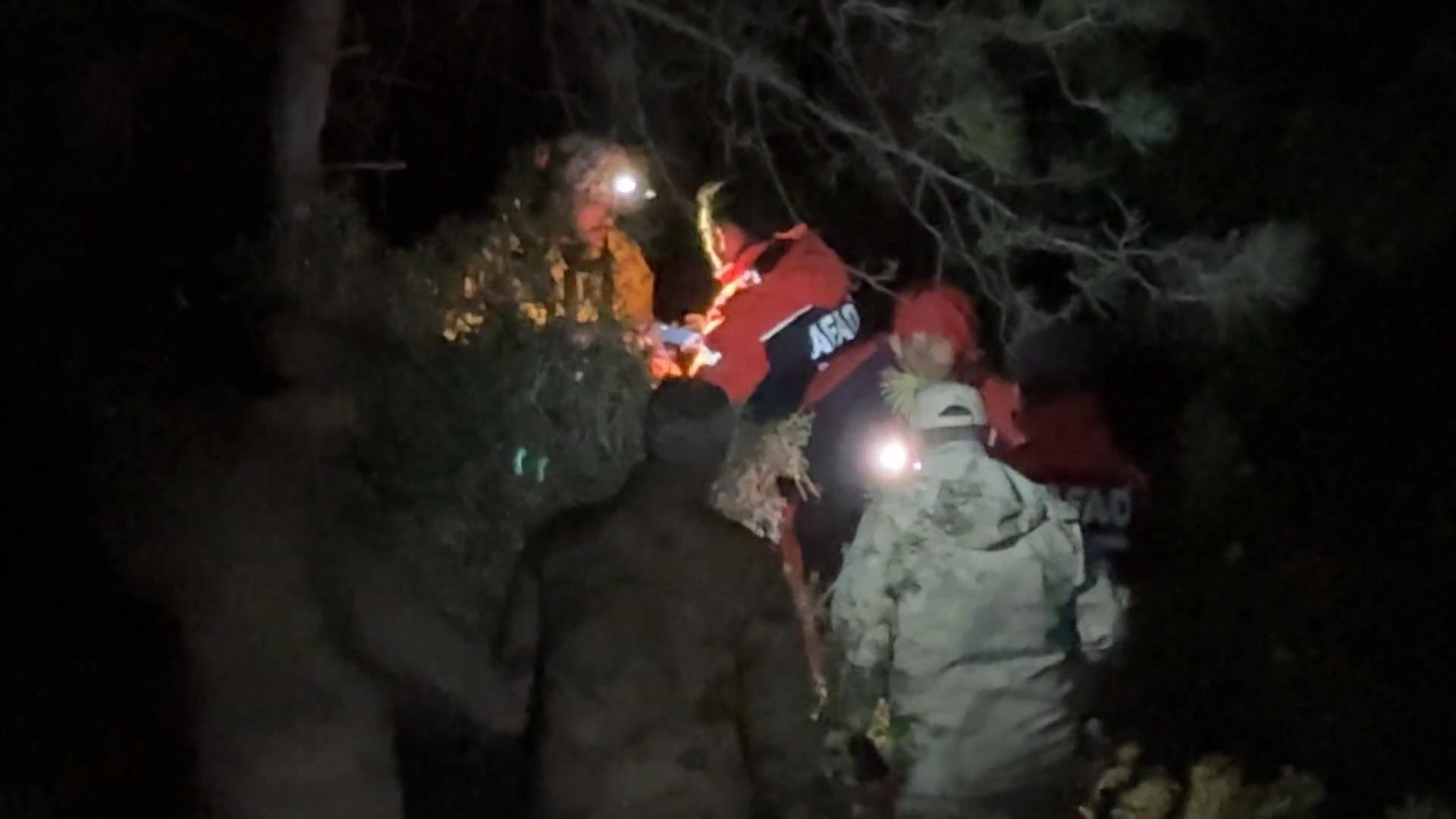 Rumeli Feneri Ormanında Kaybolan Ayfer Özmen, Sarp Kayalıklarda Yaralı Halde