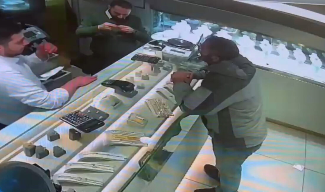 Sarıyer’de bir kuyumcuyu sahte altın kolyeyle 112 bin lira dolandıran
