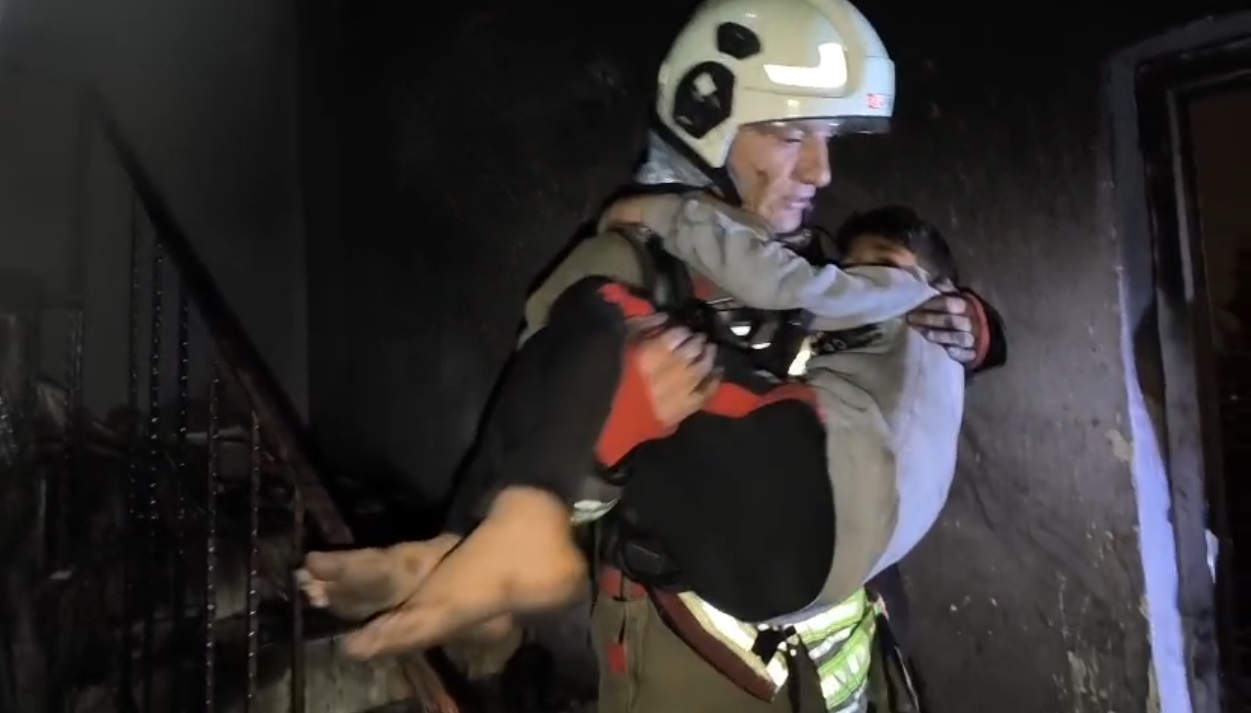 Hatay’ın Dörtyol ilçesinde iki katlı müstakil bir evde çıkan yangında