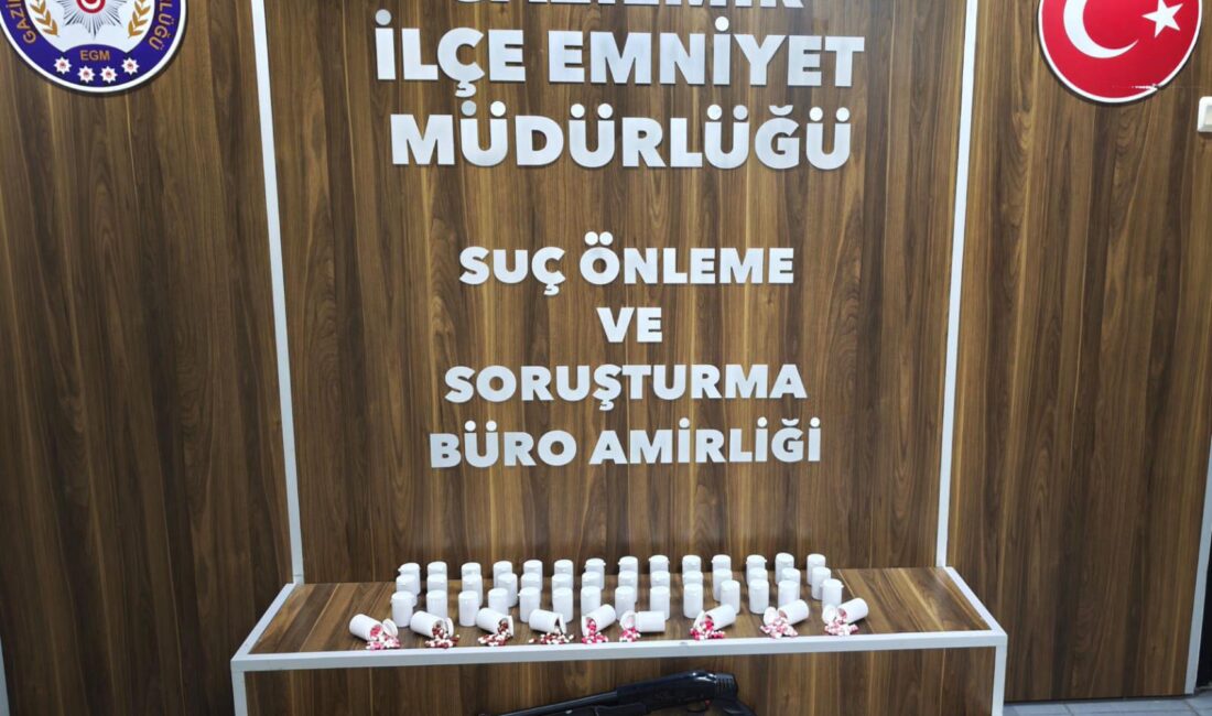 İzmir’in Gaziemir ilçesinde polis ekipleri tarafından bir eve düzenlenen operasyonda,