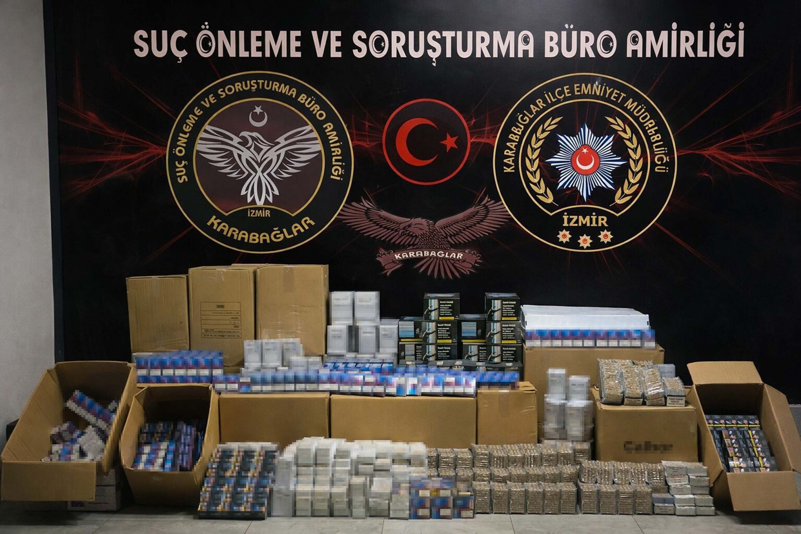 İZMİR’in Karabağlar ilçesinde polis ekiplerince bir adrese düzenlenen operasyonda, çok