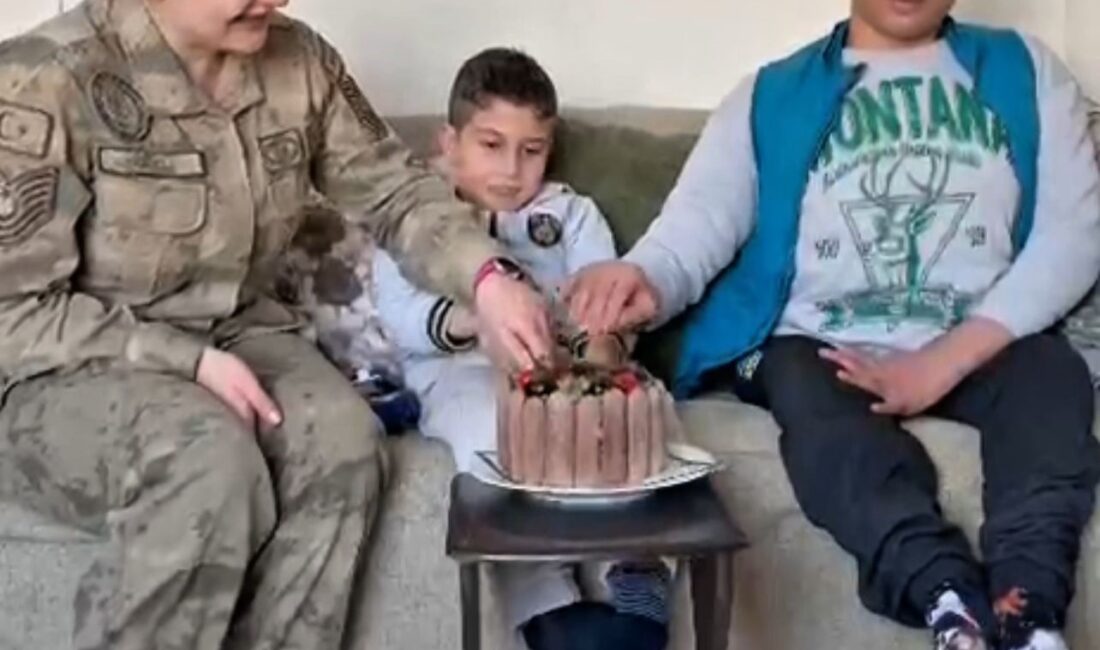 Hakkari İl Jandarma Komutanlığı personeli, bedensel engelli Doğanay Karakurt’un 10’uncu