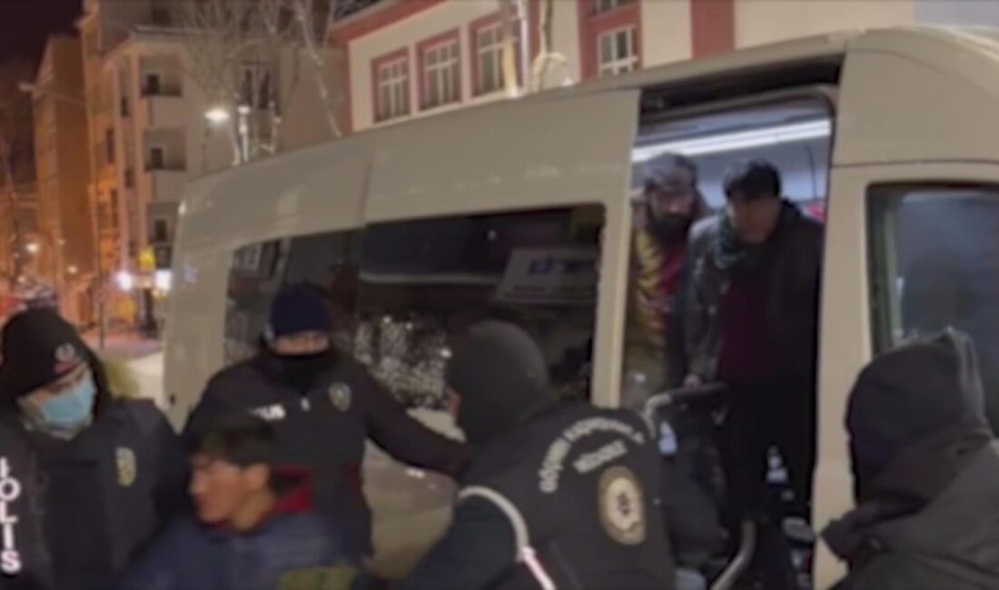 KARS’ta düzensiz göçle mücadele kapsamında gerçekleştirilen “Kalkan-1” huzur uygulamasında, bir