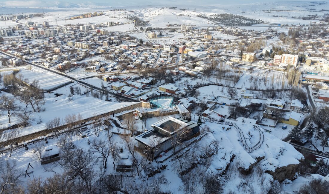 Kayseri’nin Bünyan ilçesinde sarp kayalıklar üzerine inşa edilen ve geçtiğimiz