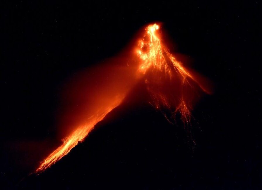 Patlama Riski Nedeniyle 6 Kilometrelik Bölge İçin Tahliye Uyarısı Yapıldı