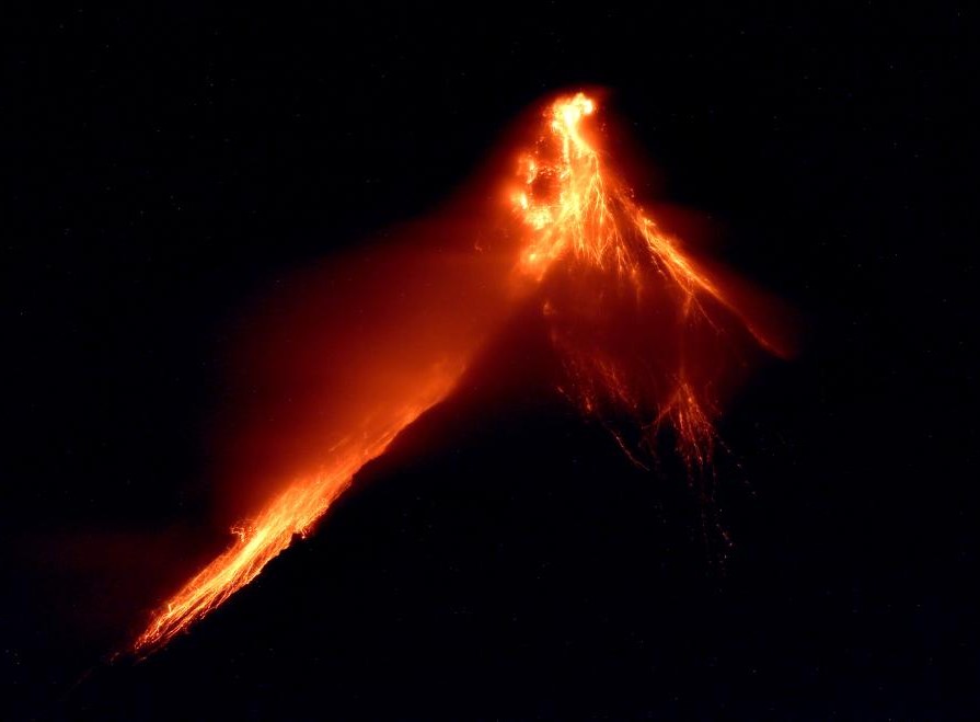 Patlama Riski Nedeniyle 6 Kilometrelik Bölge İçin Tahliye Uyarısı Yapıldı