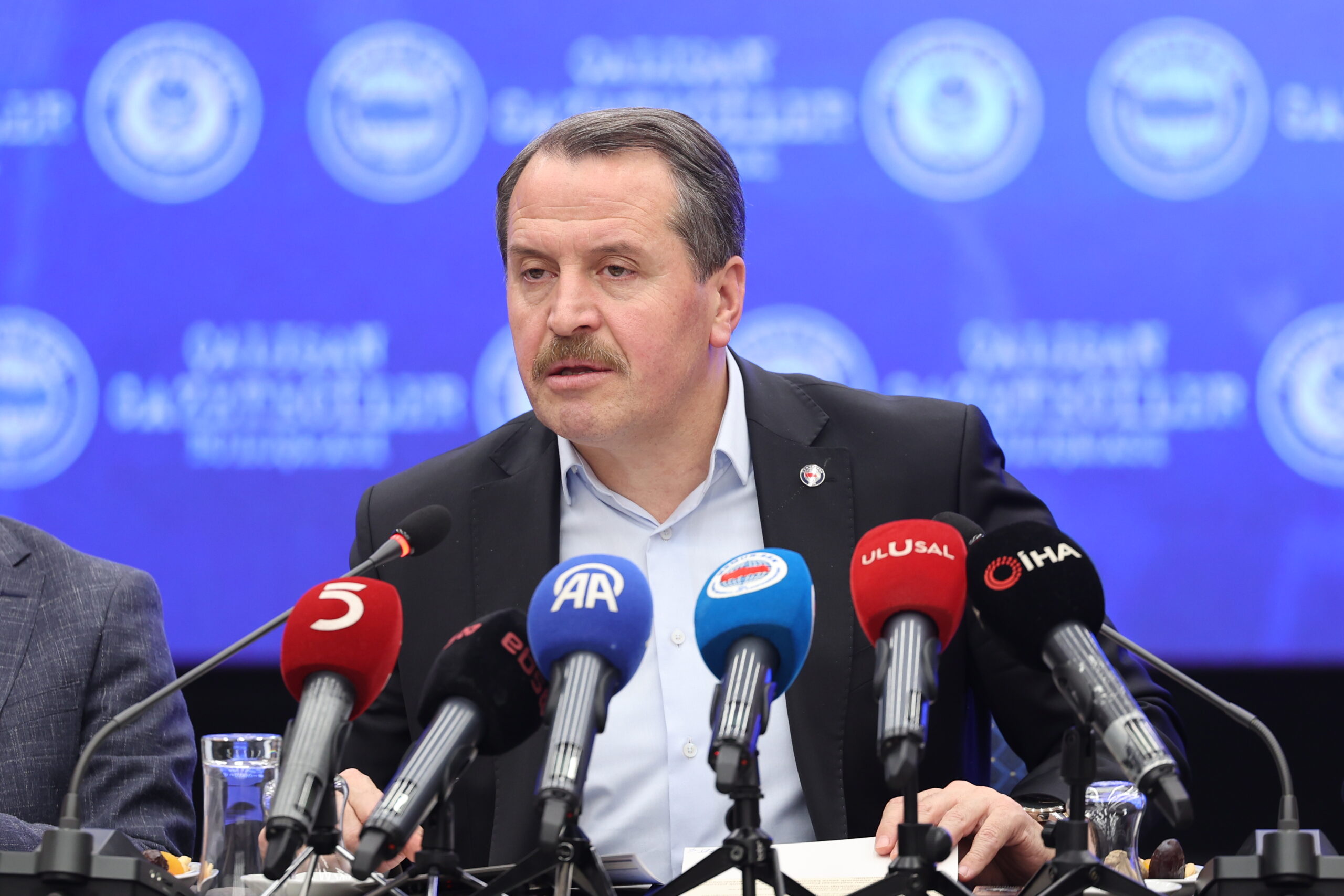 Memur Sendikaları Konfederasyonu (Memur-Sen) Genel Başkanı Ali Yalçın, kamu personel