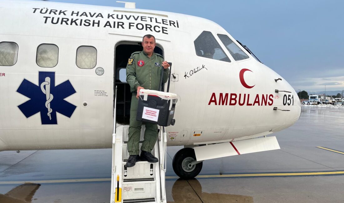 Hava Kuvvetleri’ne ait ambulans uçak, acil organ nakli bekleyen bir