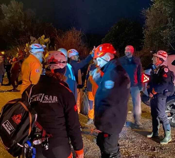 MUĞLA’nın Datça ilçesinde etkili olan sağanak yağış nedeniyle taşan dere,