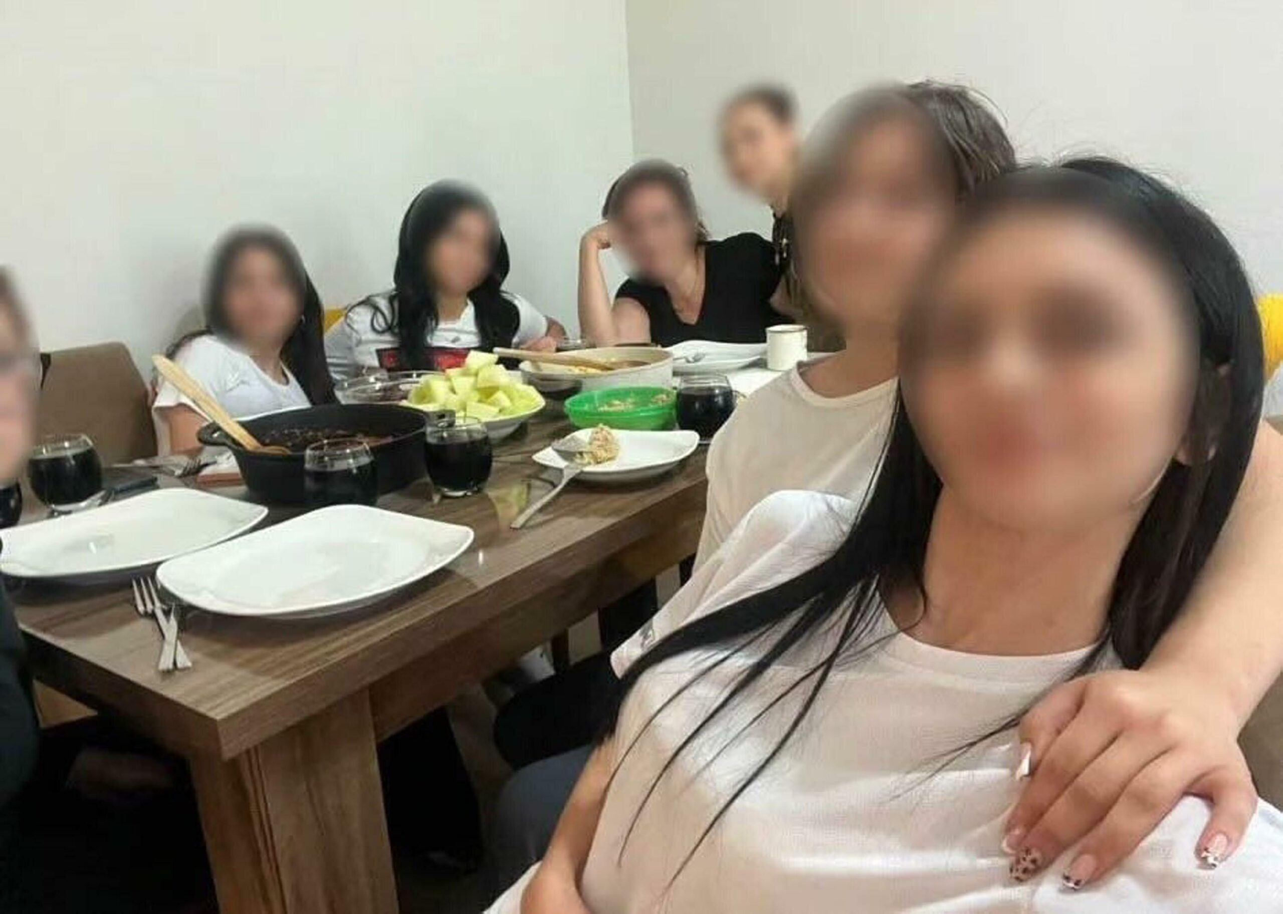 İzmir’in Bornova ilçesinde, 16 yaşındaki 6 kız öğrenciyi okul yönetiminden