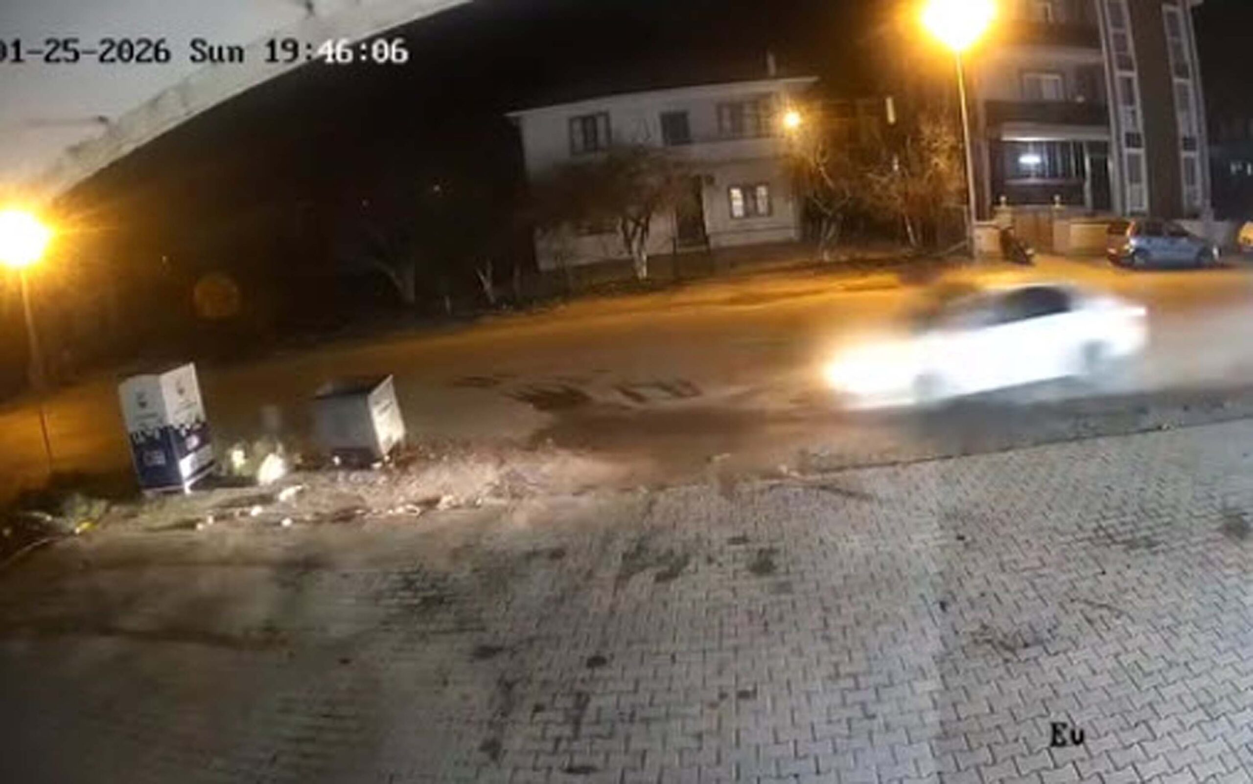 Muğla’nın Dalaman ilçesinde yolun karşısına geçmeye çalışırken otomobilin çarptığı 9