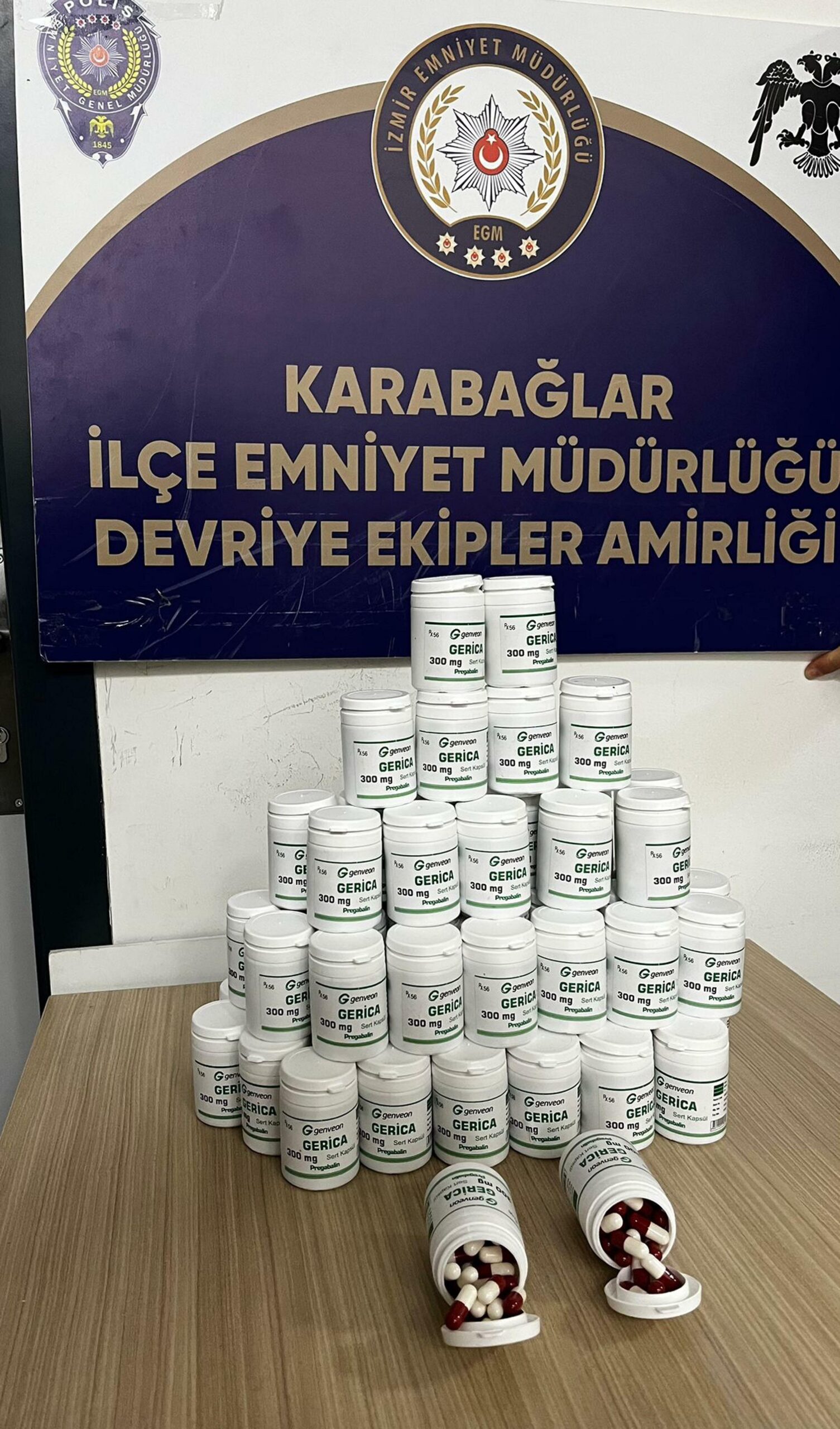Karabağlar’da Kovalamaca: 3 Bin 685 Sentetik Hap Ele Geçirildi İzmir’in