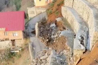  Rize’nin Ardeşen ilçesine bağlı Bayırcık köyünde yapımı devam eden bir