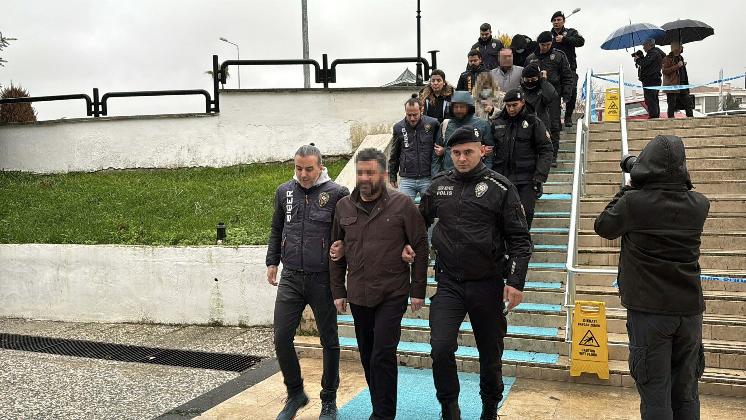 Muğla’da, “Sakaraltı Sakarüstü” isimli sosyal medya hesabı üzerinden Cumhurbaşkanı, kamu