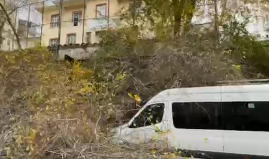 SAMSUN’un İlkadım ilçesinde sabah saatlerinde etkili olan şiddetli fırtına hayatı