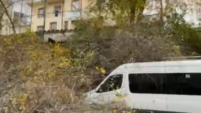SAMSUN’un İlkadım ilçesinde sabah saatlerinde etkili olan şiddetli fırtına hayatı