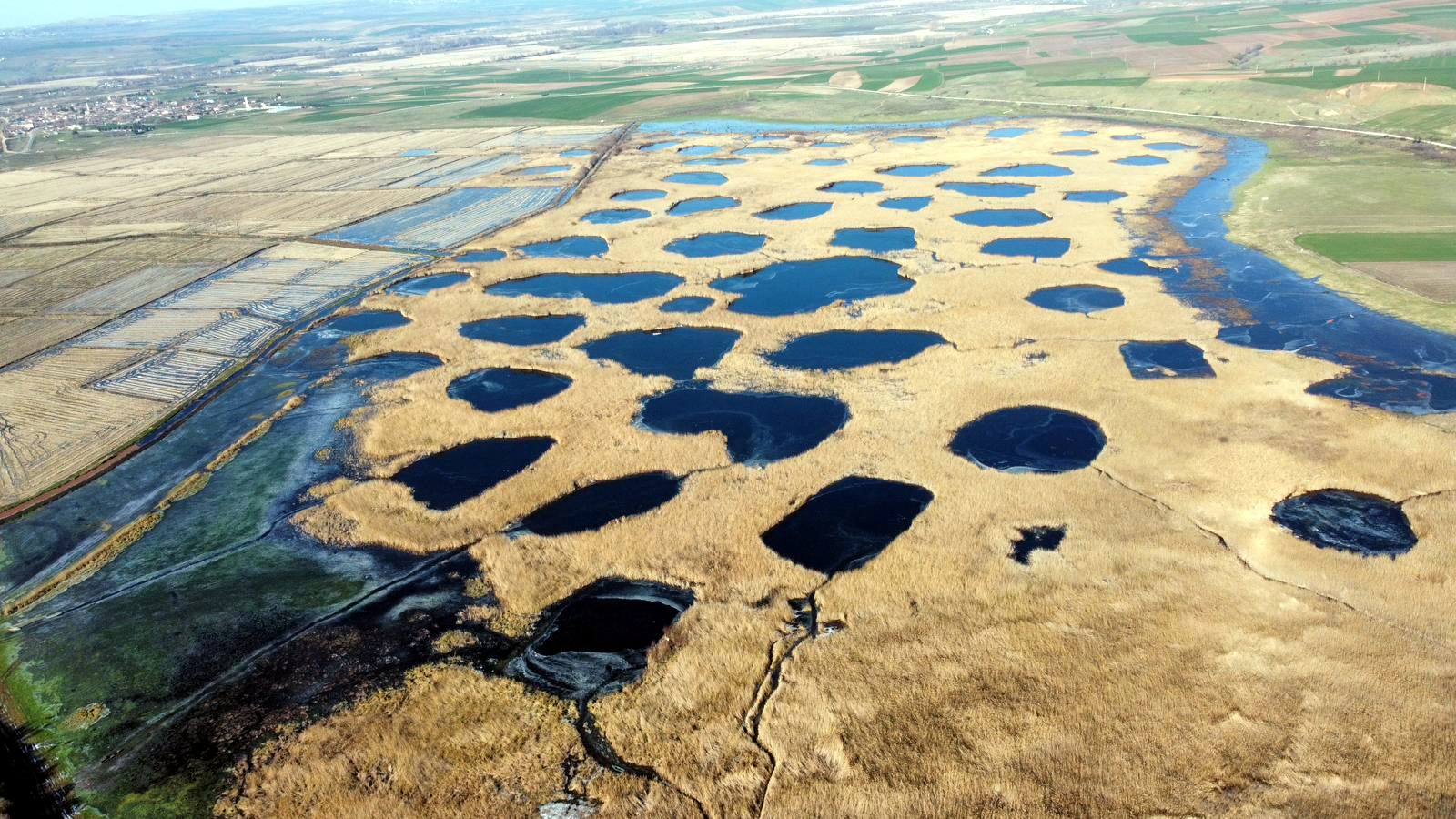 Edirne’de hava sıcaklığının sıfırın altında 8 dereceye kadar düşmesiyle birlikte