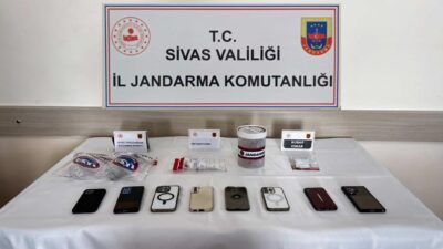 SİVAS’ta jandarma ekipleri tarafından düzenlenen uyuşturucu operasyonunda gözaltına alınan 9