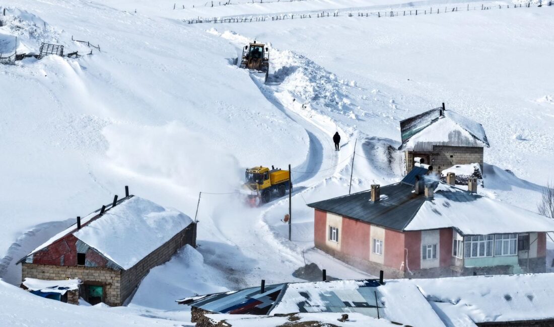 Van genelinde etkili olan yoğun kar yağışı ve tipi nedeniyle